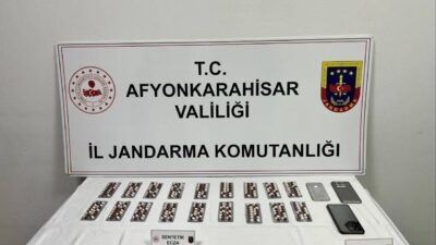 Afyonkarahisar’da jandarma tarafından gerçekleştirilen operasyonda 252 adet uyuşturucu hapla yakalanan