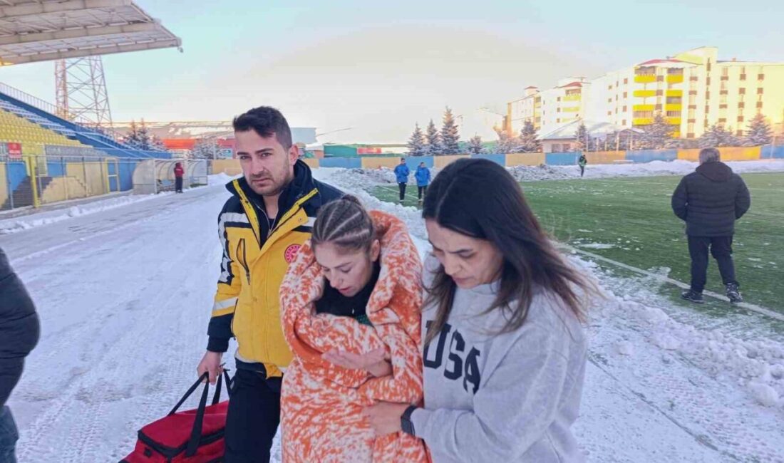 Kar ve soğuğa rağmen Ağrı Kadın Futbol Takımı’ndan 4 gollü galibiyet TFF Kadınlar 2. Ligi’nde mücadele eden Ağrı Kadın Futbol Takımı,