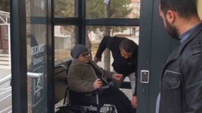 Afyonkarahisar’da engelli olduğu için online eğitimi alan 15 yaşındaki genç