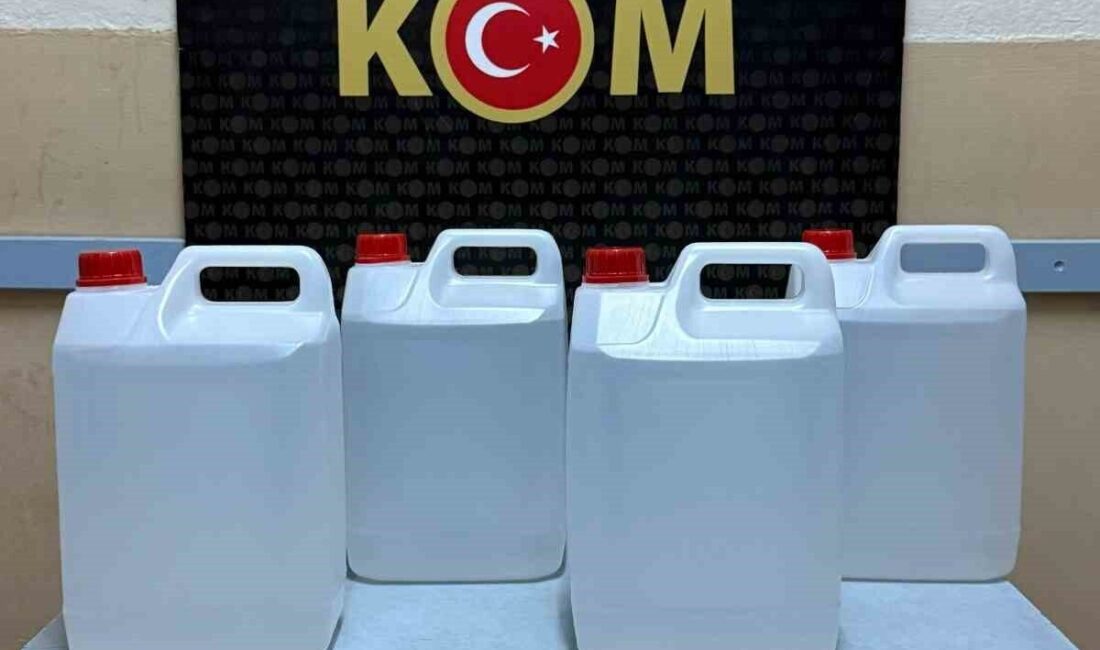 Afyonkarahisar’da polis tarafından bir adresi yapılan baskın da kaçak alkol