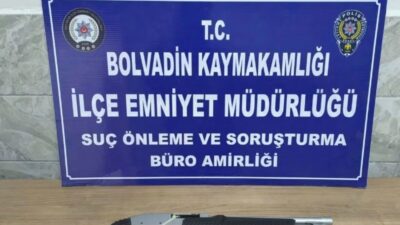 Afyonkarahisar’da polis tarafından yapılan denetimlerde 7 bin 685 kişinin kimlik