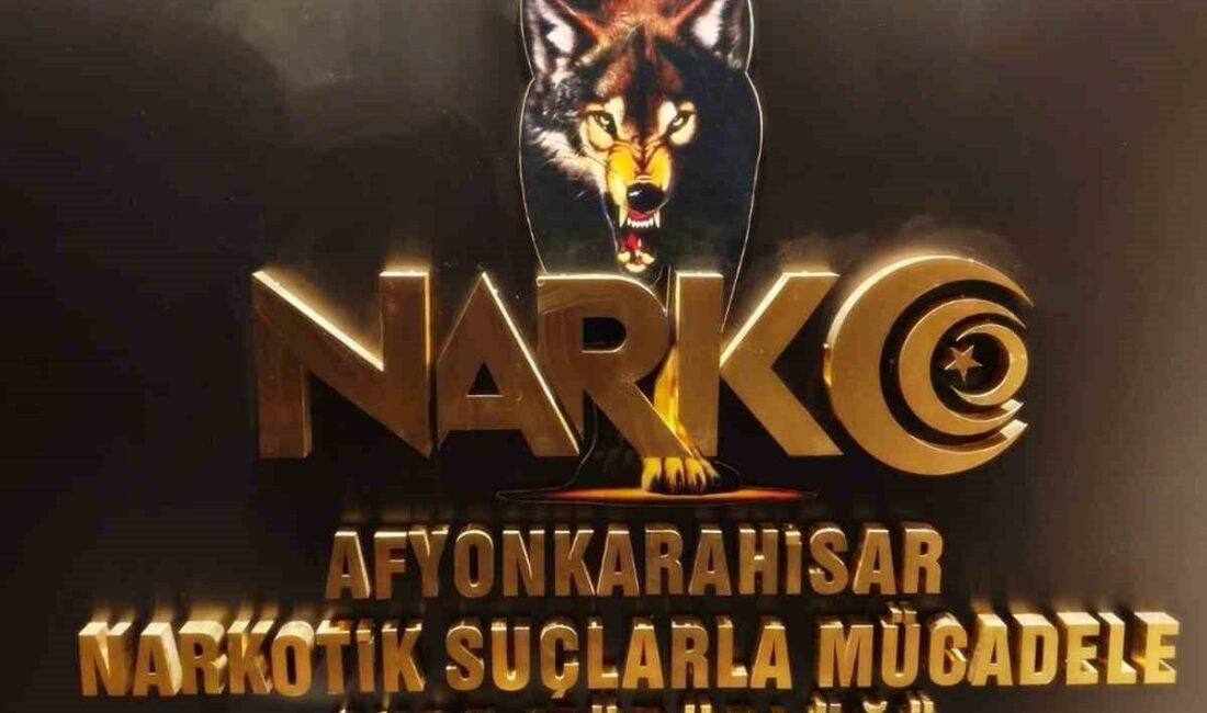 Afyonkarahisar’da polis tarafından kent merkezinde 4 farklı adrese düzenlenen baskınlarda