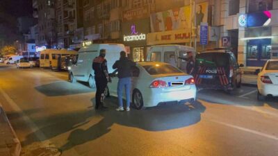 Afyonkarahisar’da polis ekipleri kentin farklı noktalarında ‘şok’ uygulama gerçekleştirdi. Afyonkarahisar