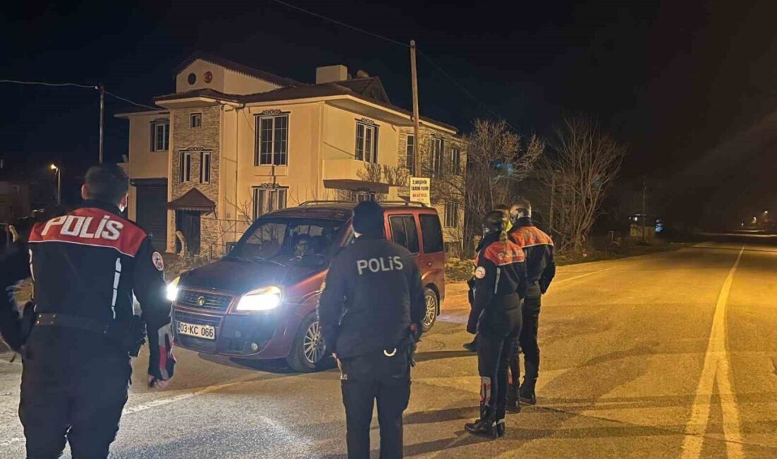 Afyonkarahisar’ın Sultandağı ilçesinde polis tarafından gerçekleştirilen huzur uygulamasında kurallara uymayan