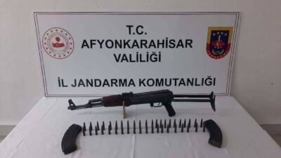 Afyonkarahisar’da jandarma tarafından şüphe üzerine durdurulan bir araçta yapılan aramada