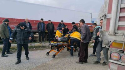 Afyonkarahisar’da meydana gelen trafik kazasında kontrolden çıkan tır bir başka