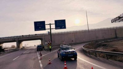 Afyonkarahisar’dan, Antalya ve Denizli’ye bağlantı yolu olan kara yolu, yoğun