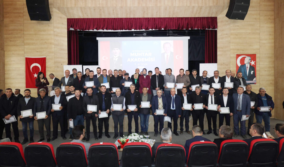 Afyon’da görev yapan 851 muhtar, Muhtarlar Akademisi Eğitim Programı’na katıldı.