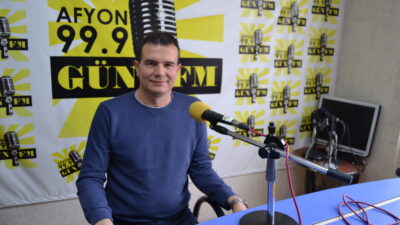 Afyon Kocatepe Üniversitesi (AKÜ) ve Gün FM işbirliğinde süren Kampüs