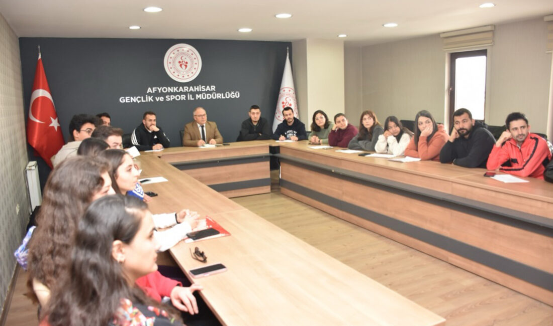 EYS antrenörleriyle çalışmalar değerlendirildi Afyonkarahisar Gençlik ve Spor İl Müdürlüğü Spor Hizmetleri Müdürü Yılmaz