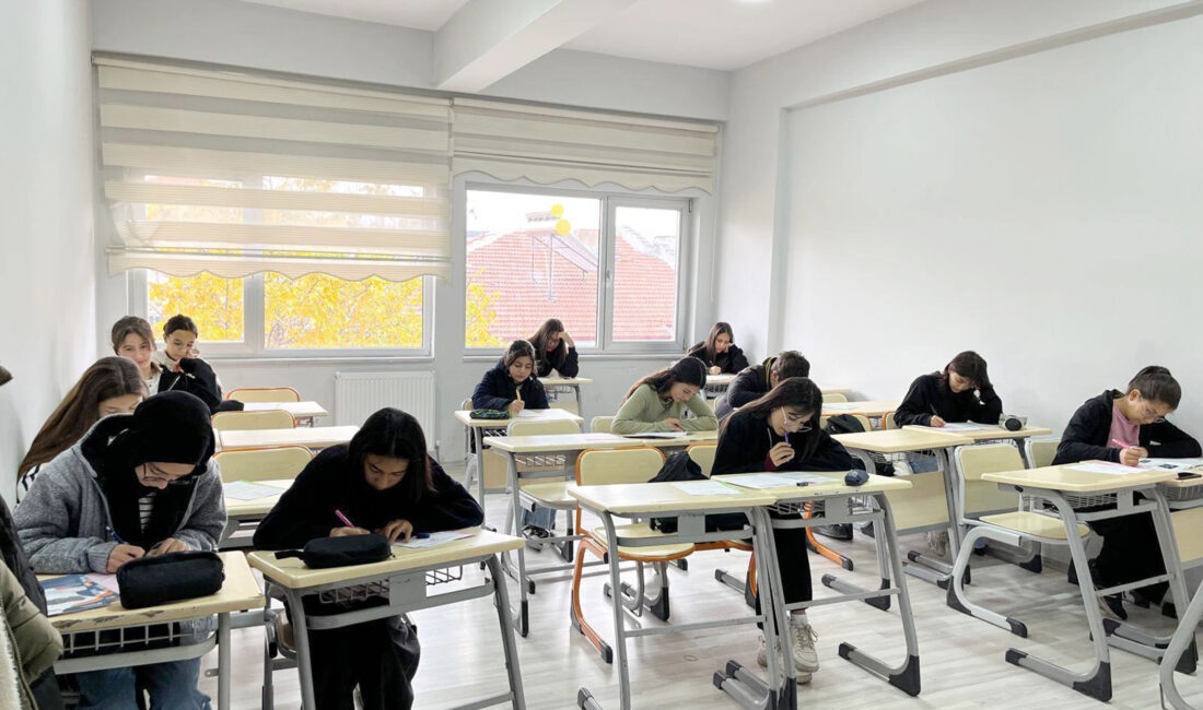 Emirdağ Belediyesi, LGS’ye hazırlanan 8. sınıf öğrencilerine yönelik ücretsiz Genel