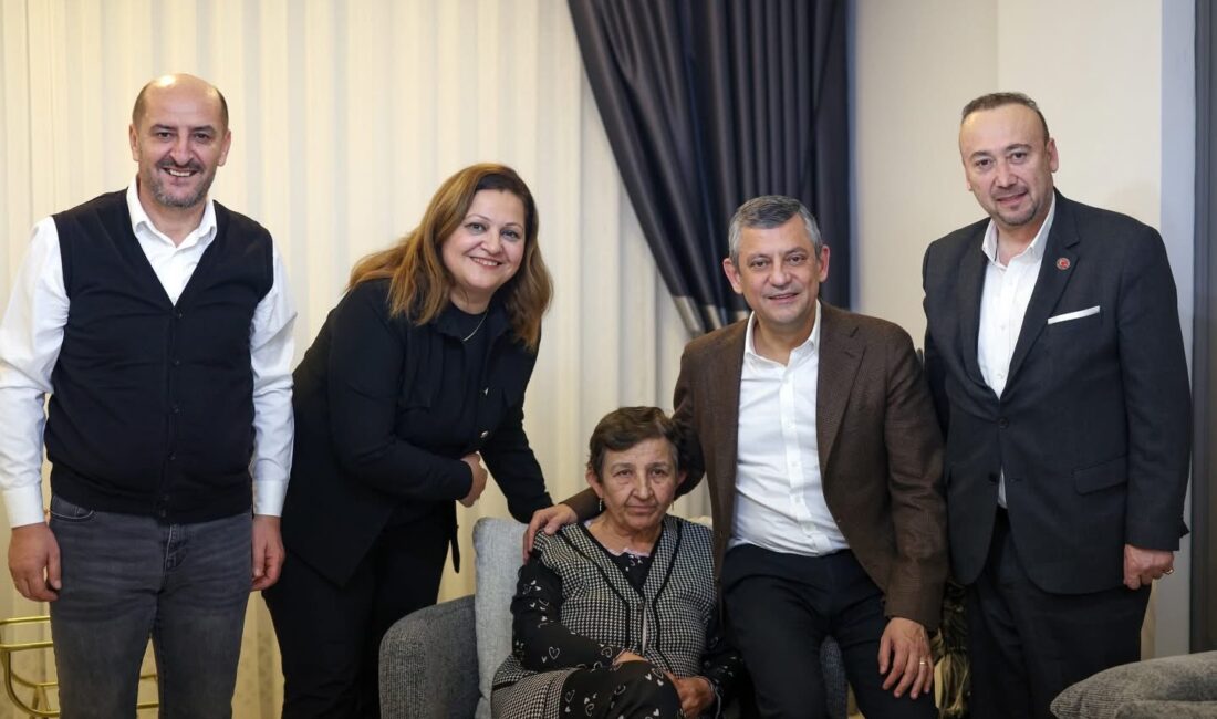 Afyonkarahisar Belediye Başkanı Burcu Köksal, Cumhuriyet Halk Partisi Genel Başkanı