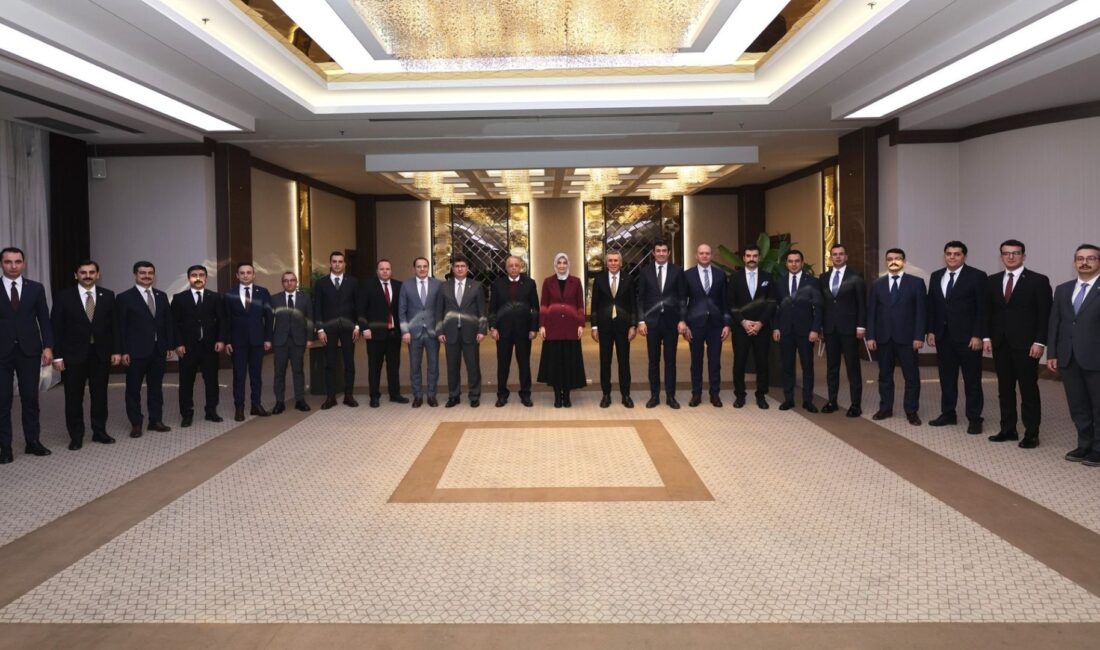 Afyonkarahisar Valisi Doç. Dr. Kübra Güran Yiğitbaşı, 10 Ocak İdareciler