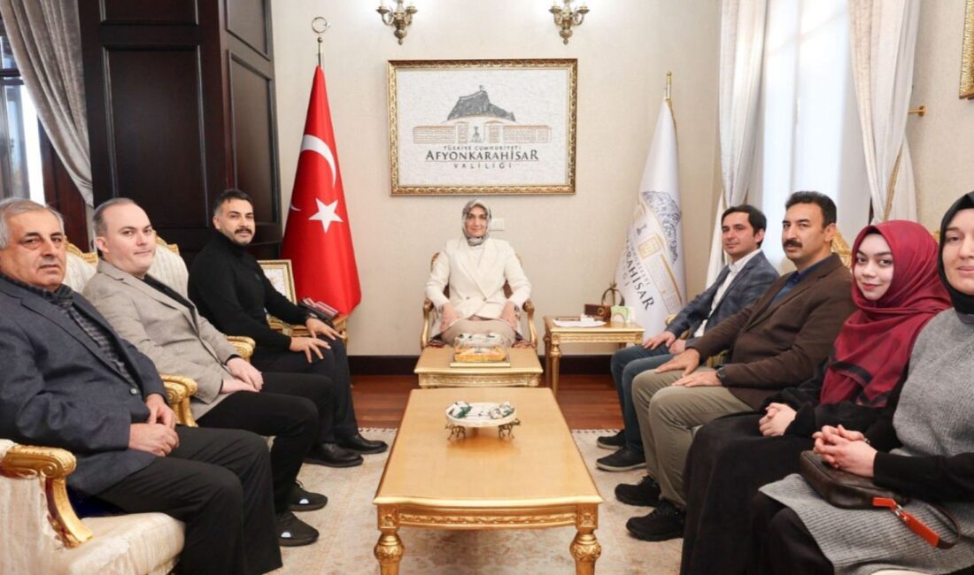 Afyonkarahisar Valisi Doç. Dr. Kübra Güran Yiğitbaşı, İHH Afyonkarahisar İl