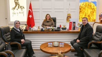 Afyonkarahisar Belediye Başkanı Burcu Köksal, Musakka Restoran işletmecileri Ayşe Safkurşun