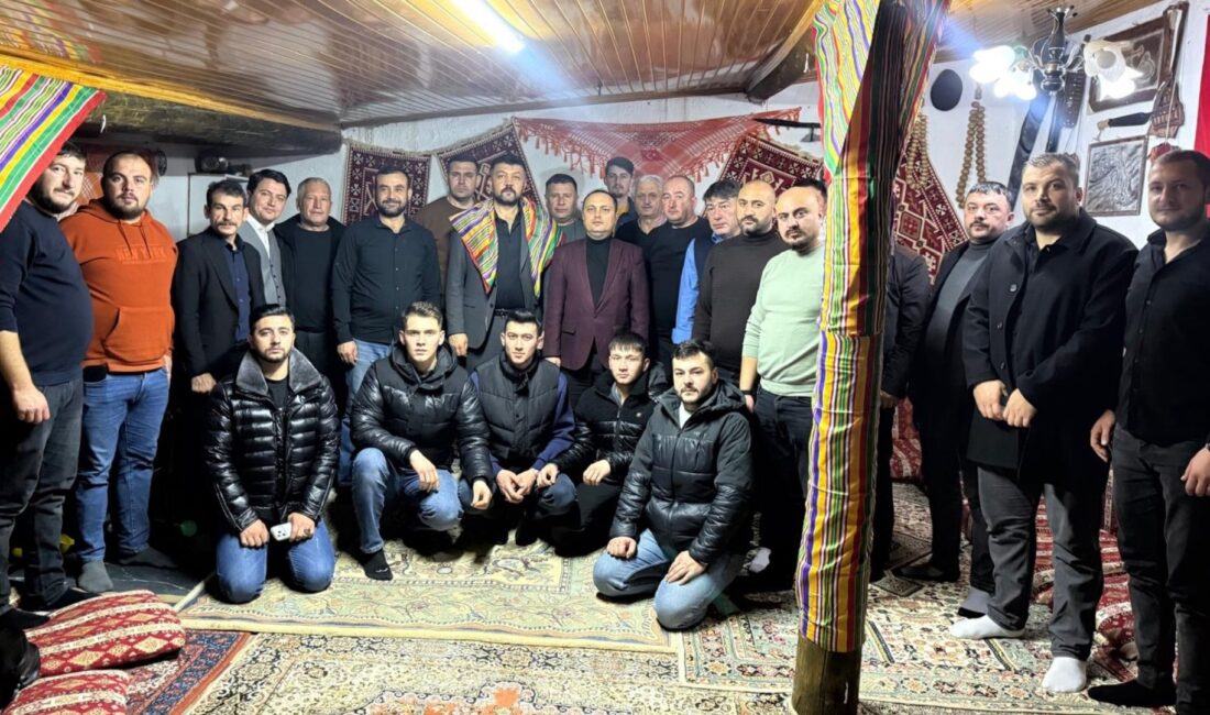 Afyonkarahisar Ülkü Ocakları İl Başkanı Mesut Çetinkaya, yönetim kurulu üyeleri