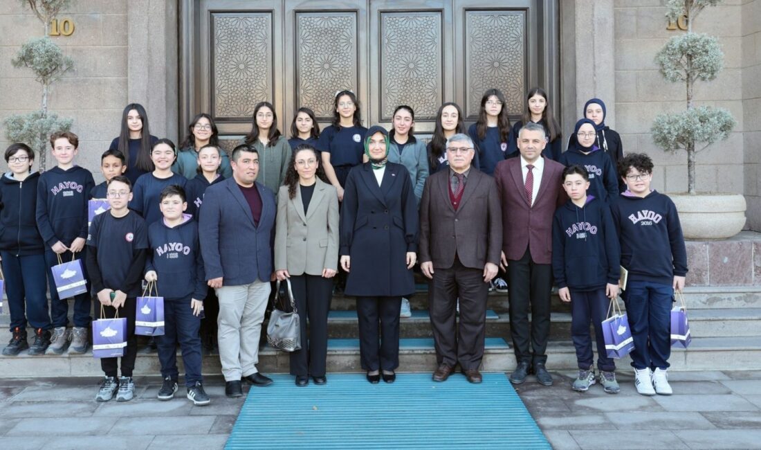 Afyonkarahisar Valisi Doç. Dr. Kübra Güran Yiğitbaşı; Hoca Ahmet Yesevi
