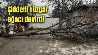 Afyonkarahisar’da etkili olan şiddetli rüzgâr, günlük yaşamı olumsuz etkiledi. Kent