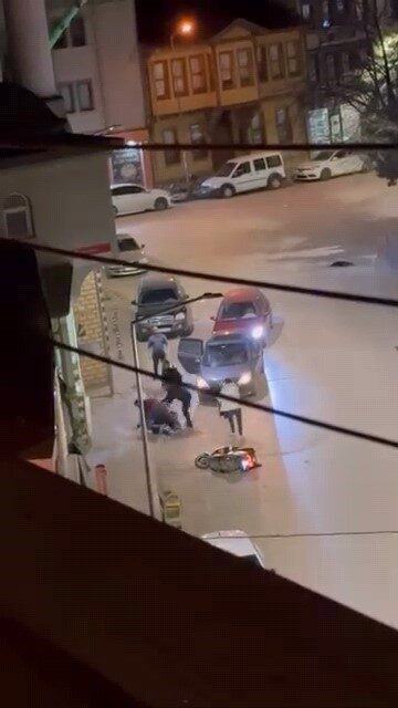 Bursa’nın İnegöl ilçesinde kardeşler arasında çıkan kavgada 1 kişi bıçakla