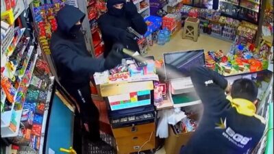 Afyonkarahisar’da girdikleri markette iş yeri sahibini biber gazı ve silah