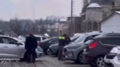 Bursa’da Uludağ Üniversitesi kampüsü içerisinde bulunan otoparkta iki kişi arasında