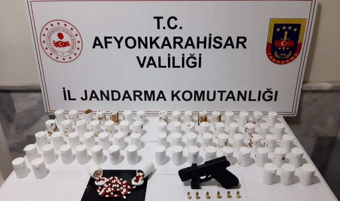 Uyuşturucu operasyonunda 1 kişi tutuklandı Afyonkarahisar’da Jandarma tarafından gerçekleştirilen operasyonda 3 bin 692 uyuşturucu hap
