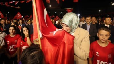 Afyonkarahisar Valisi Kübra Güran Yiğitbaşı, sosyal medya hesabından yaptığı paylaşımla