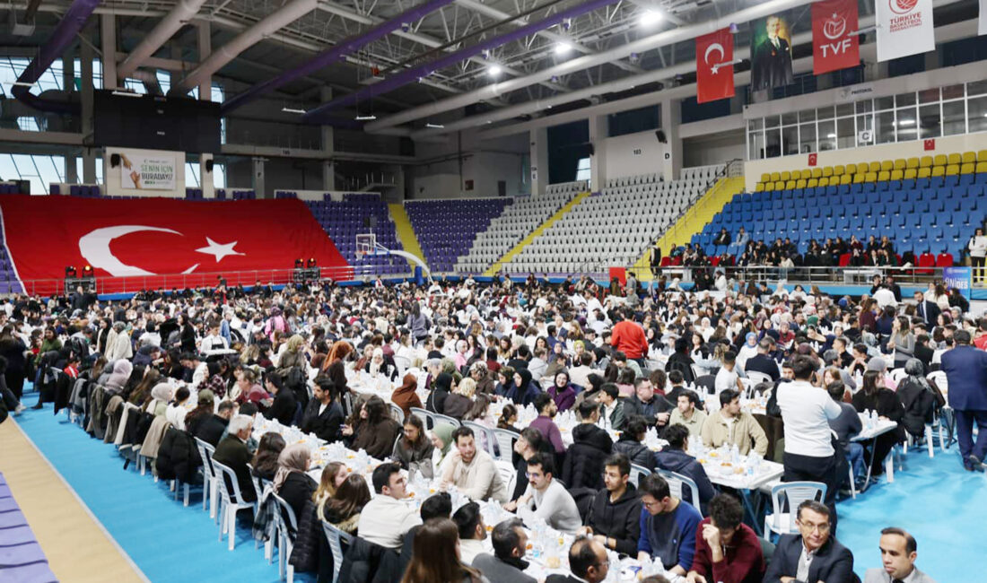 Afyonkarahisar’da düzenlenen 'Kampüs İftarları 2026 Programı', 1300’ü aşkın üniversite öğrencisini