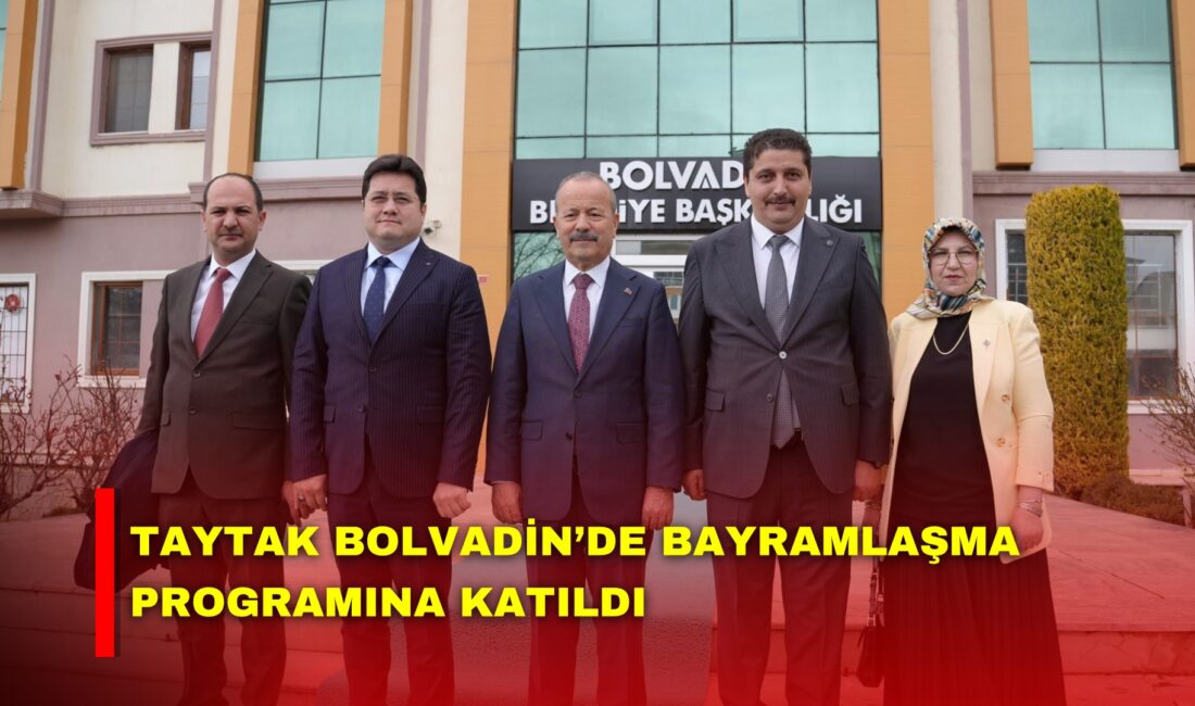 MHP Afyonkarahisar Milletvekili Mehmet Taytak, Bolvadin’de düzenlenen bayramlaşma programına katıldı.