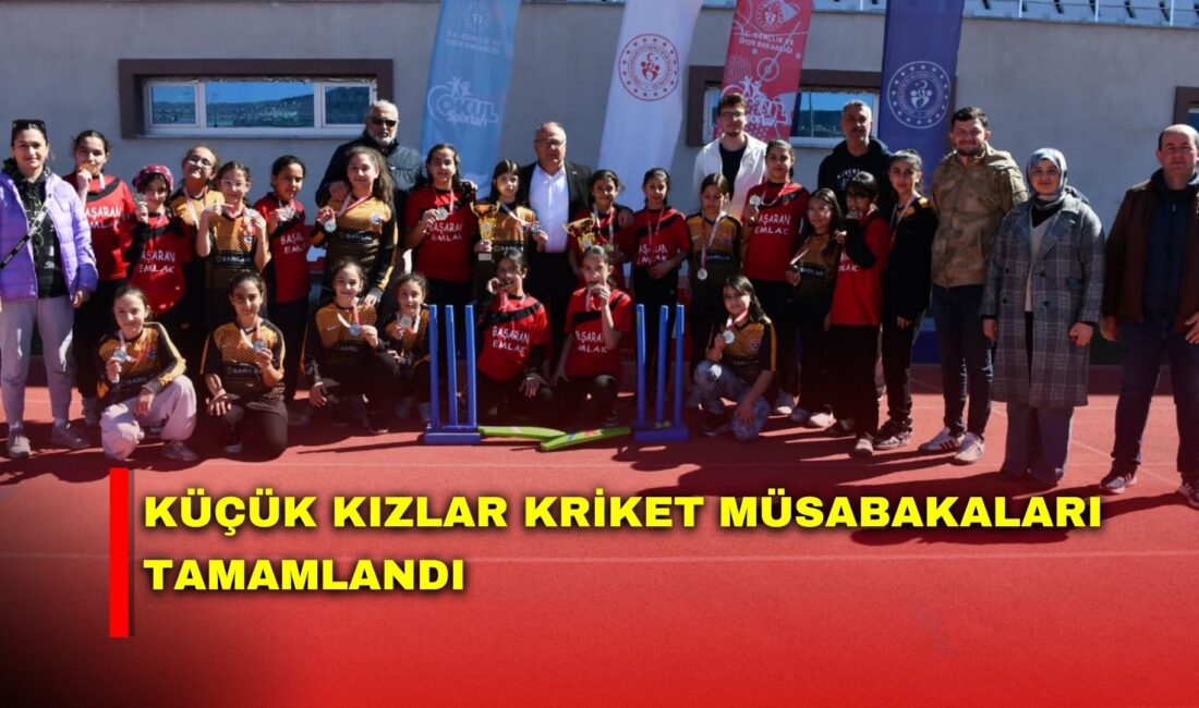 Okul Sporları Küçük Kızlar Kriket Müsabakaları Kocatepe Spor Kompleksi Atletizm