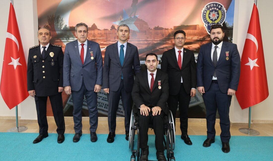 Afyonkarahisar Valiliği tarafından yapılan açıklamaya göre, Vali Dr. Naci Aktaş,