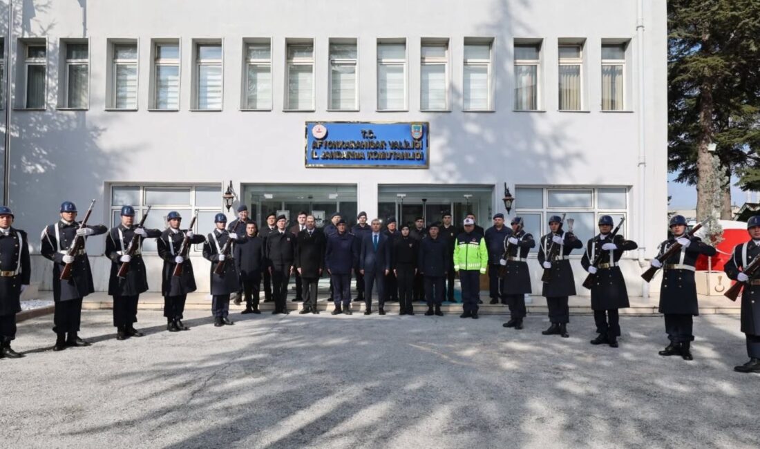 Vali Aktaş’tan İl Jandarma Komutanlığı’nda Değerlendirme Toplantısı Afyonkarahisar Valisi Dr. Naci Aktaş, Afyonkarahisar İl Jandarma Komutanlığı’nda İl