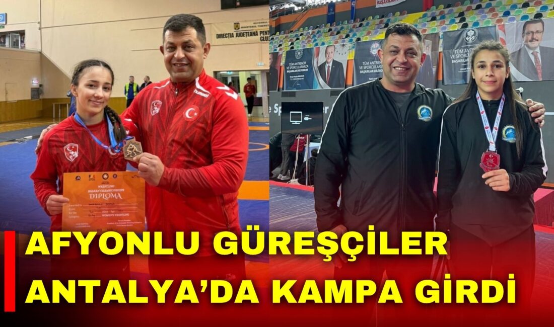 Taşoluk Belediyespor Kulübü güreşçileri ve Afyon Gençlik Spor Kulübü güreşçisi