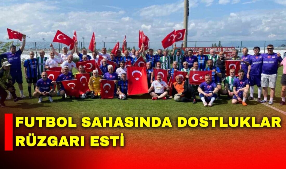 Antalya’da düzenlenen 50 yaş üstü şöhretler turnuvasında mücadele eden Karahisar