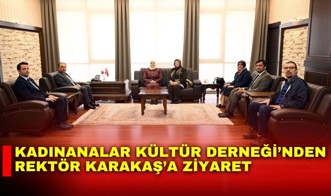 Kadınanalar Kültür Derneği Başkanı Fatma Gülşen Koçak ve beraberindeki heyet,