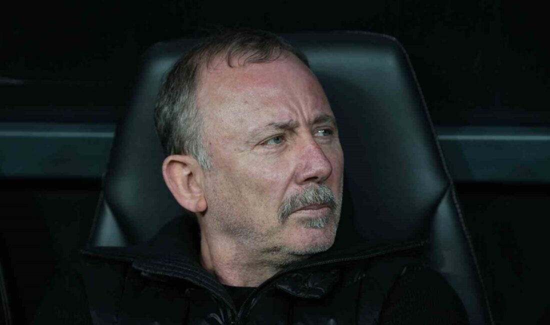 Sergen Yalçın’dan 3 değişiklik Beşiktaş Teknik Direktörü Sergen Yalçın, Süper Lig’in 30. haftasında deplasmanda
