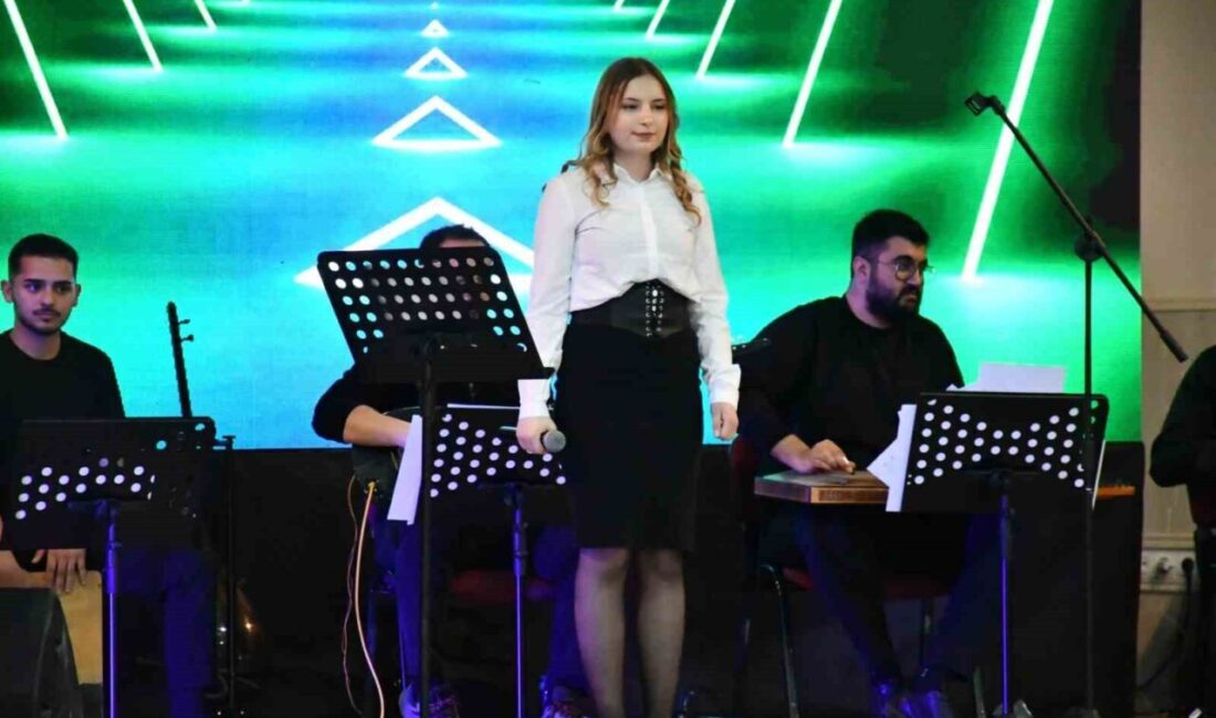 Afyonkarahisar Gençlik Merkezinde düzenlenen 11. Gençler Arası Kültür ve Sanat