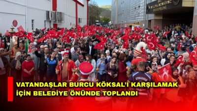 AK Parti’ye katılan Afyonkarahisar Belediye Başkanı Burcu Köksal, belediye binası