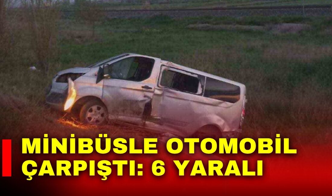 Afyonkarahisar’da minibüs ile otomobilin çarpışması sonucu meydana gelen trafik kazasında