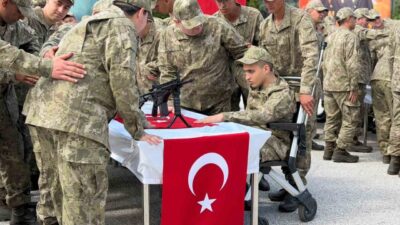 Afyonkarahisar’da engelli bireyler bir günlüğüne asker olmanın sevincini ve gururunu