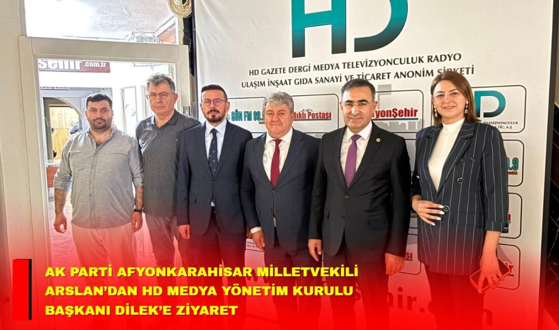 AK Parti Afyonkarahisar Milletvekili Hasan Arslan beraberinde AK Parti Merkez
