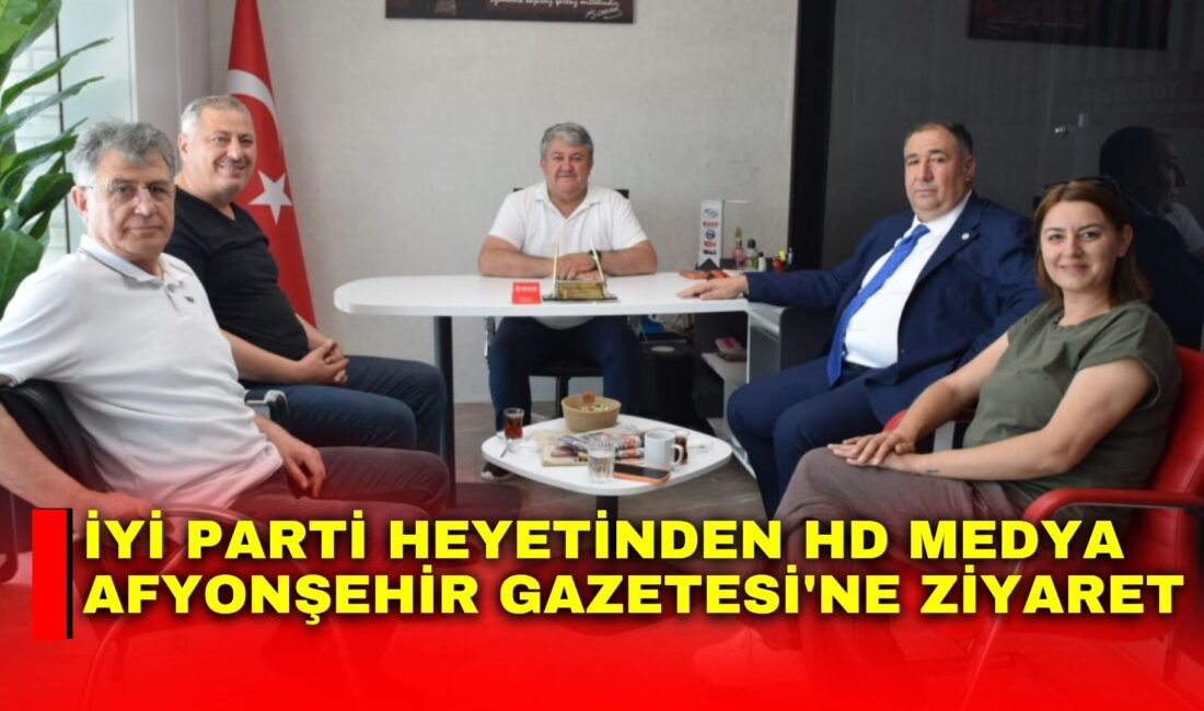 Mısırlıoğlu’ndan ‘Bayrak Açıyoruz, Başkaldırıyoruz’ mitingine davet İYİ Parti Afyonkarahisar İl Başkanı Muhammet Mısırlıoğlu ve beraberindeki heyet,