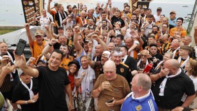 Acun Ilıcalı’nın sahibi olduğu Hull City’nin Premier Lig’e yükselme sevincini