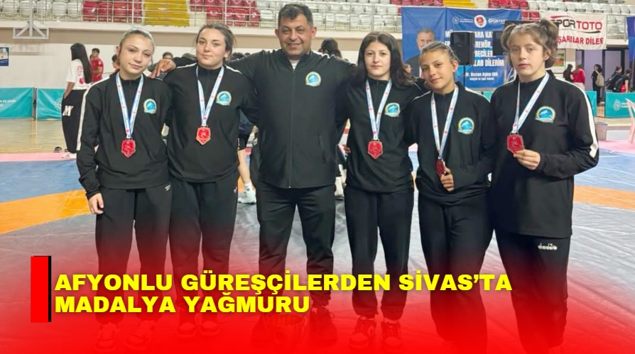 Sivas’ta düzenlenen Yeşilay Türkiye Kupası’nda mücadele eden Afyonkarahisarlı sporcular, elde