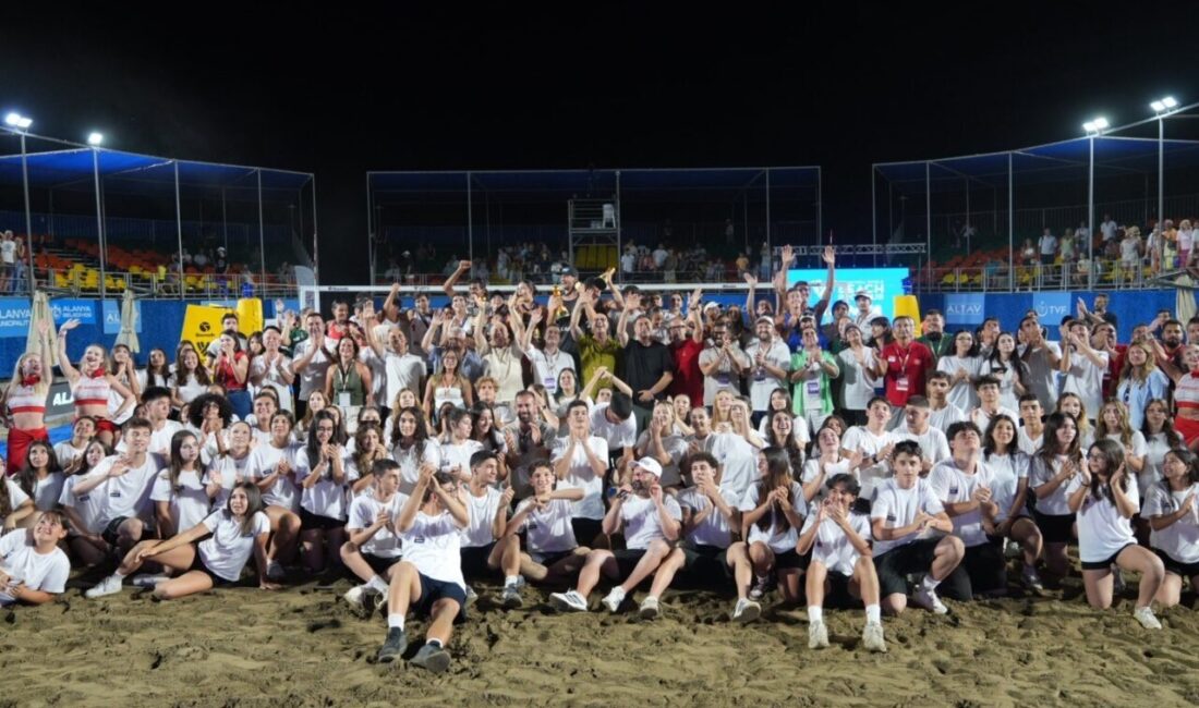 Alanya’da 4 gündür devam eden Volleyball World Beach Pro Tour