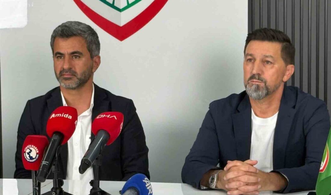 Amed Sportif Faaliyetler’de yeni teknik direktör Besnik Hasi oldu Amed Sportif Faaliyetler’de yeni teknik direktör Besnik Hasi oldu. Yeni
