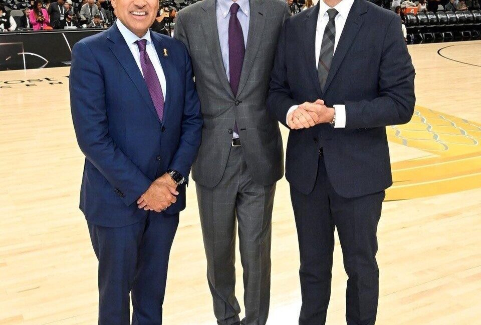 Andreas Zagklis: “NBA Avrupa artık teorik bir proje değil” FIBA Genel Sekreteri Andreas Zagklis, San Antonio’da düzenlenen medya buluşmasında,