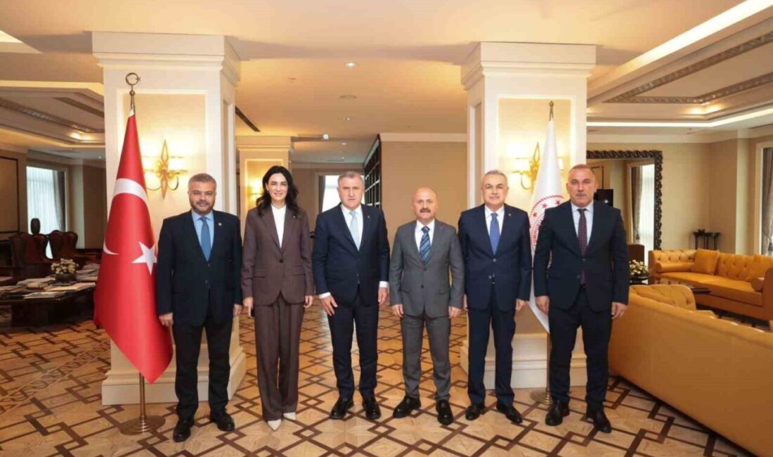 Aydın Valisi Dr. Osman Varol, milletvekilleri ile birlikte Gençlik ve