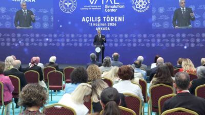 Sağlık Bakanı Kemal Memişoğlu, “Bilirseniz yönetirsiniz, bilirseniz ilerlersiniz, gelişirsiniz. Bildiğiniz