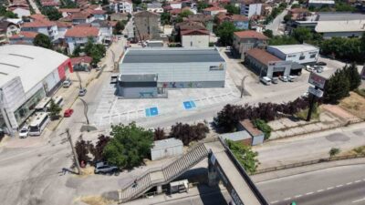 Başiskele’de inşası tamamlanan Genc-i Âlâ Kapalı Spor Salonu’nda açılış için